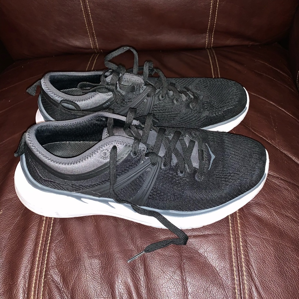 Hoka One One Tivra women’s 9 Black